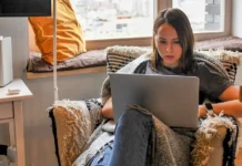 Центры «Мои документы» и mos.ru провели свыше 120 тысяч онлайн-консультаций! czentry moi dokumenty i proveli svyshe 120 tysyach onlajnkonsultaczij-ekbonline-ru-0