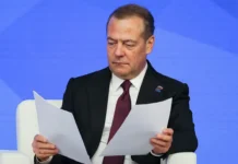 Дмитрий Медведев предсказал хаос в США, Гренландии и НАТО dmitrij medvedev predskazal haos v ssha grenlandii i nato-ekbonline-ru-0