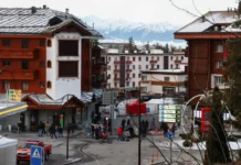 Посольство РФ уточняет информацию о россиянах после пожара в Швейцарии posolstvo rf utochnyaet informacziyu o rossiyanah posle pozhara v shvejczarii-ekbonline-ru-0