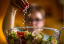 Снижение соли защищает от инфаркта и инсульта, снижает риски snizhenie soli zashhishhaet ot infarkta i insulta snizhaet riski-ekbonline-ru-0