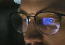 Зрение за компьютером Как защитные очки и советы помогут сохранить его zrenie za kompyuterom kak zashhitnye ochki i sovety pomogut sohranit ego-ekbonline-ru-0