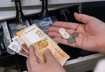 Банк России укрепляет рубль – курс к доллару и евро стабилен bank rossii ukreplyaet rubl kurs k dollaru i evro stabilen-ekbonline-ru-0