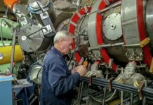 Институт ядерной физики СО РАН и СМОЛА открывают эру плазменных ракет institut yadernoj fiziki so ran i smola otkryvayut eru plazmennyh raket-ekbonline-ru-0