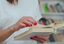 Лорен Мастроза и Тори Вудс обсудят книгу по Гейману loren mastroza i tori vuds obsudyat knigu po gejmanu-ekbonline-ru-0