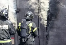 МЧС России героически борется с огнем в Серпухове mchs rossii geroicheski boretsya s ognem v serpuhove-ekbonline-ru-0
