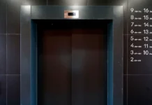 v zhukovskom lift v zhk parksiti upal s devyatogo etazha muzhchina spasyon-ekbonline-ru-0