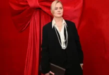 Анна Михалкова восхищена возвращением Михаила Ефремова на сцену! anna mihalkova voshishhena vozvrashheniem mihaila efremova na sczenu-ekbonline-ru-0