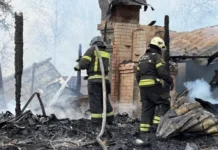 Денис Мордвинцев: атака дрона ВСУ повредила дома denis mordvinczev ataka drona vsu povredila doma-ekbonline-ru-0