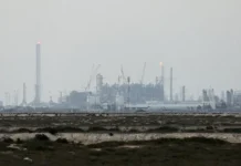 Иранская бомбардировка Катара разрушила инфраструктуру Рас-Лаффана iranskaya bombardirovka katara razrushila infrastrukturu raslaffana-ekbonline-ru-0