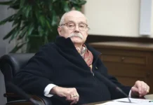 Михалков и Путин обсудили возвращение Ефремова mihalkov i putin obsudili vozvrashhenie efremova-ekbonline-ru-0