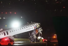 Пожарная машина столкнулась с Air Canada Express в Нью-Йорке pozharnaya mashina stolknulas s v nyujorke-ekbonline-ru-0