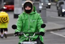 Зарплаты курьеров и специалистов с высшим образованием сегодня zarplaty kurerov i speczialistov s vysshim obrazovaniem segodnya-ekbonline-ru-0