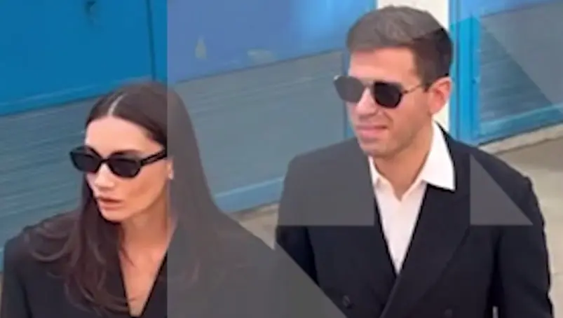 Смолов вместе с женой приехал в суд на заседание по делу о драке в «Кофемании»