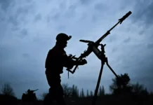 Юрий Слюсарь и Александр Дрозденко о событиях в двух областях yurij slyusar i aleksandr drozdenko o sobytiyah v dvuh oblastyah-ekbonline-ru-0