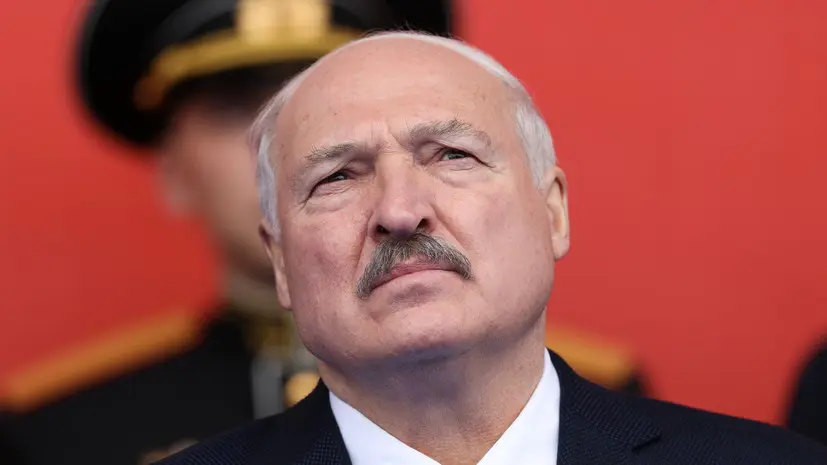 Лукашенко поздравил россиян с Днём Победы