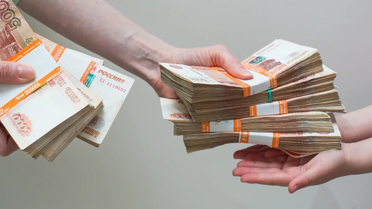Стала известна личность подростка, отдавшего курьеру аферистов 16 миллионов