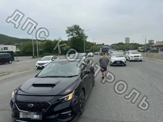 Три автомобиля столкнулись на Маковского во Владивостоке телеграм-канал (16+) dpscontrol125region
