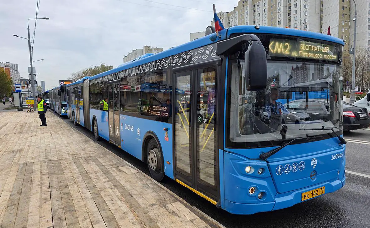 Работа бесплатных автобусов на северо-западе Москвы во время закрытия участка между станциями  Строгино  и  Пятницкое шоссе  (АГН «Москва»)