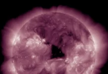 iki ran koronalnaya dyra na solncze vyzovet geomagnitnye volny-ekbonline-ru-0