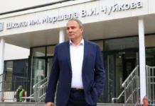 Петр Толстой проверил ход ремонта в двух школах Москвы petr tolstoj proveril hod remonta v dvuh shkolah moskvy-ekbonline-ru-0
