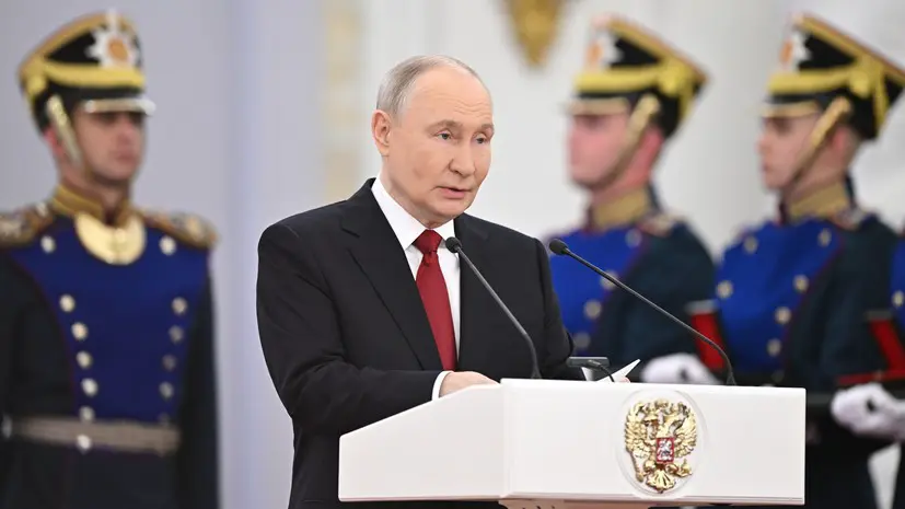 «Отмечаем с тёплым, душевным отношением к Родине»: Владимир Путин поздравил сограждан с Днём России