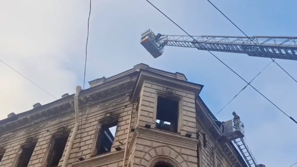 Пожар в особняке Миллера в Санкт-Петербурге полностью ликвидировали