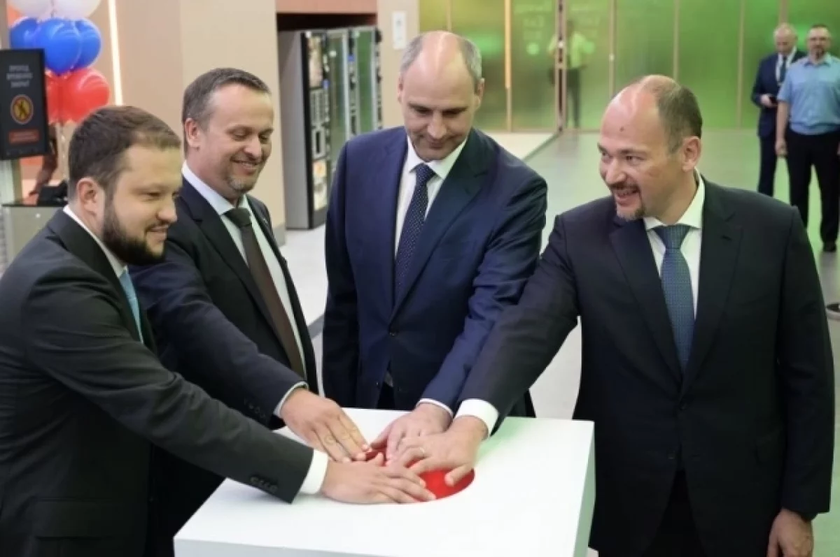 Денис Паслер и Андрей Никитин открыли новое пространство контроля в аэропорту Кольцово-0