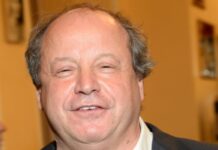 dmitrij astrahan i novye gorizonty dlya teatra shkola sovremennoj pesy-infovzor-ru-174971186500-0