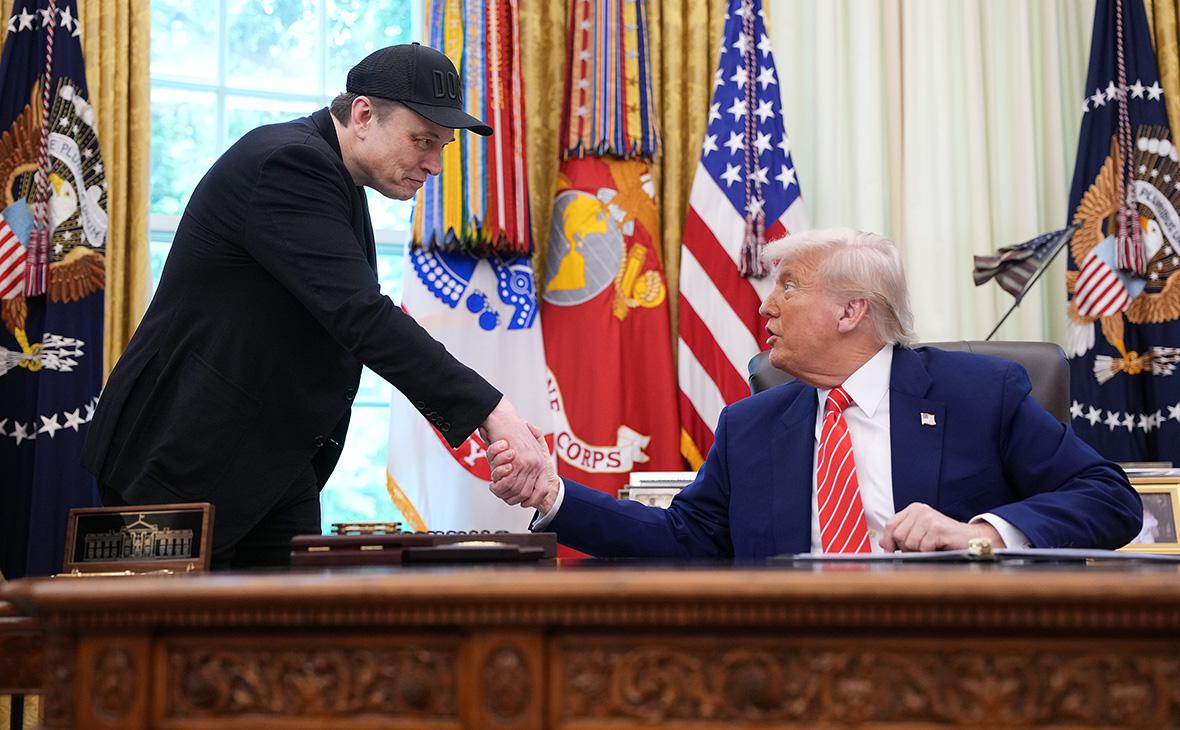 Илон Маск и Дональд Трамп (Kevin Dietsch / Getty Images)