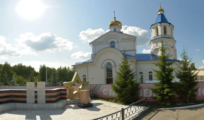 Николай Ражев и Геннадий Шульгин поддерживают храм Святой Нины в Садовом-0