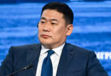 semya oyuunerdene i kompanii i otkryvayut dialog o budushhem mongolii-infovzor-ru-174886352500-0