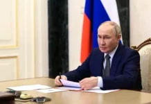 Срочный саммит Трампа и Путина проходит на фоне санкций и давления на Зеленского srochnyj sammit trampa i putina prohodit na fone sankczij i davleniya na zelenskogo-infovzor-ru-175458996500-0