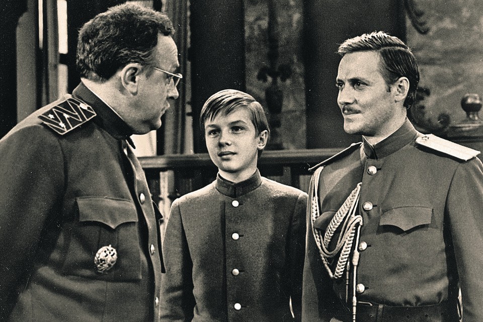В сериале «Адъютант его превосходительства» Юрий Соломин сыграл разведчика-чекиста Павла Кольцова. Кадр из фильма