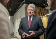 dmitrij peskov rezko otvetil trampu nazvav vojnu zashhitoj rossii-infovzor-ru-0