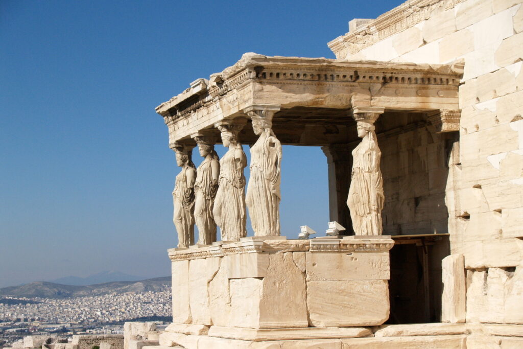 Caryatids at erechtheum of Parthenon - infovzor Кариатиды в эрехтее Парфенона