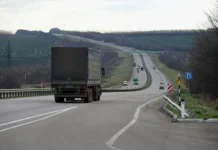 Оптимизм российского рынка грузовиков в 2025 году от КамАЗ, ГАЗ и ГК "Делко" optimizm rossijskogo rynka gruzovikov v 2025 godu ot kamaz gaz i gk delko-infovzor-ru-0