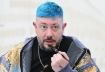 artemij lebedev obsuzhdaet aktivnost molodezhi i novye nadezhdy v peru-infovzor-ru-0