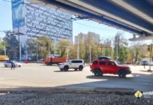 ЦОДД и ДПС обеспечивают безопасность на перекрёстке Русской и 100-летия Владивостока czodd i dps obespechivayut bezopasnost na perekryostke russkoj i 100letiya vladivostoka-infovzor-ru-0