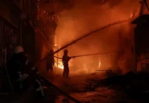 dmitrij zhmajlo i vadim skibiczkij obsuzhdayut ugrozy aviaudarov rossii v harkove-infovzor-ru-0