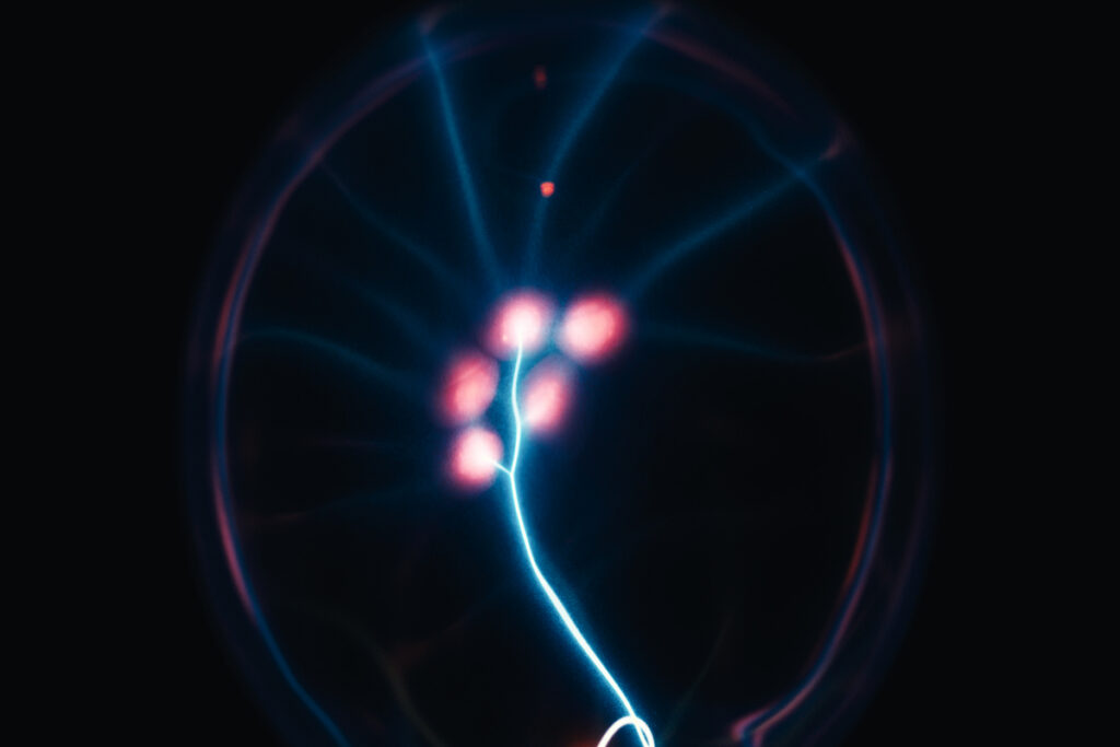 Нейронные точки медленно движутся в темноте
