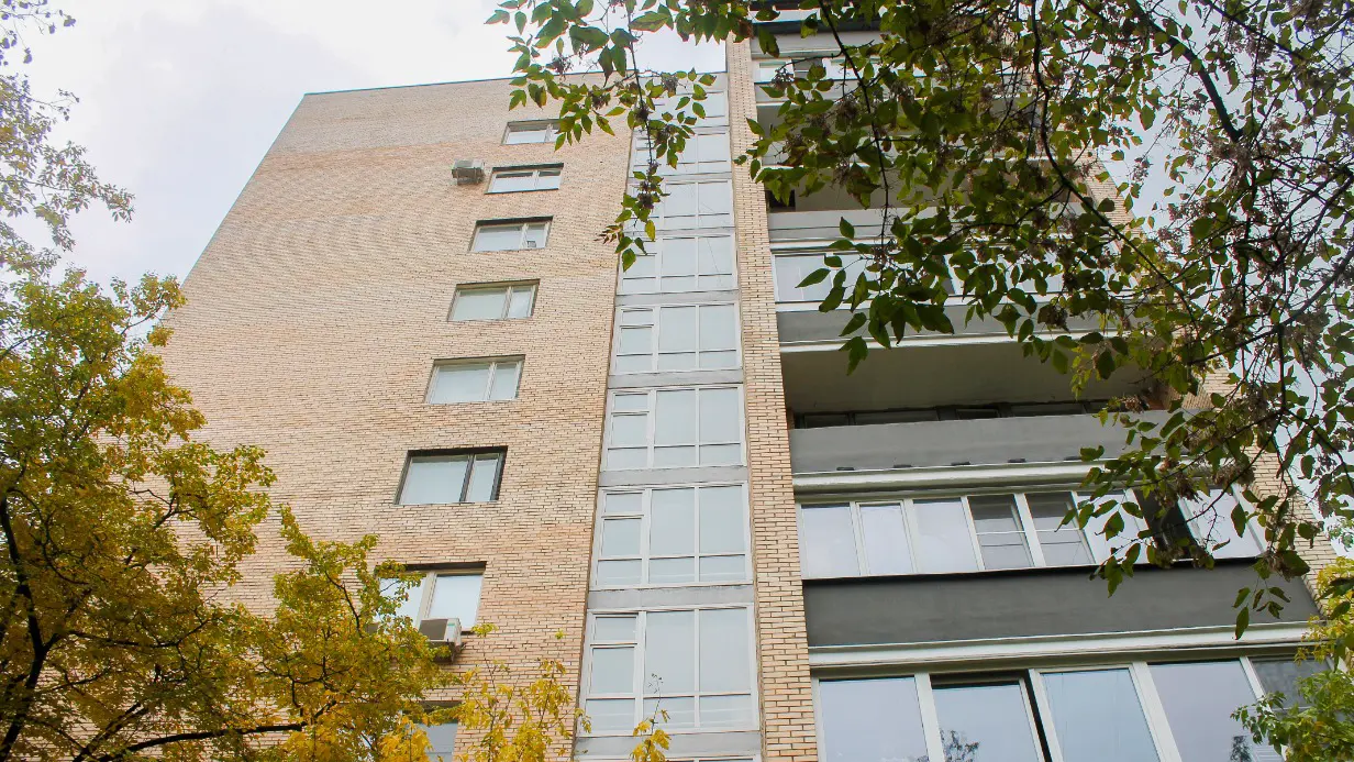 В центральном округе завершается капитальный ремонт дома 1966 года постройки 