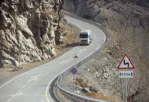 Артем Васканян и Владимир Путин о влиянии М-4, М-12 и М-11 «Нева» на рынок грузоперевозок artem vaskanyan i vladimir putin o vliyanii m4 m12 i m11 neva na rynok gruzoperevozok-infovzor-ru-0