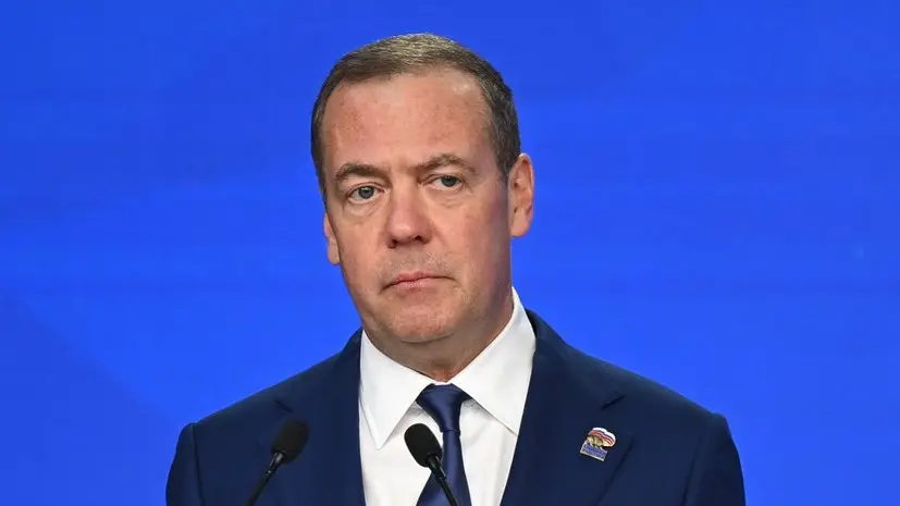 Медведев: США вынудили Россию задуматься о ядерных испытаниях