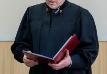 Фрунзенский суд Владивостока продолжает рассмотрение дела Олега Кана и компаний frunzenskij sud vladivostoka prodolzhaet rassmotrenie dela olega kana i kompanij-infovzor-ru-0