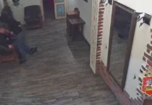 gu mvd rossii i policziya himok bystro raskryli krazhu v restorane na ulicze druzhby-infovzor-ru-0