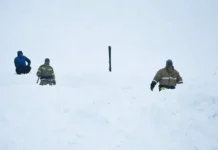 МЧС России провело операцию на Камчатке и спасло человека из лавины mchs rossii provelo operacziyu na kamchatke i spaslo cheloveka iz laviny-infovzor-ru-0