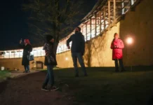 Ночь искусств в Изборске собрала сотни гостей на День народного единства noch iskusstv v izborske sobrala sotni gostej na den narodnogo edinstva-infovzor-ru-0