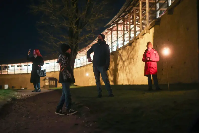 В рамках акции дети и их родители посетили старинные избы, участвовали в викторинах, познакомились с ремеслами