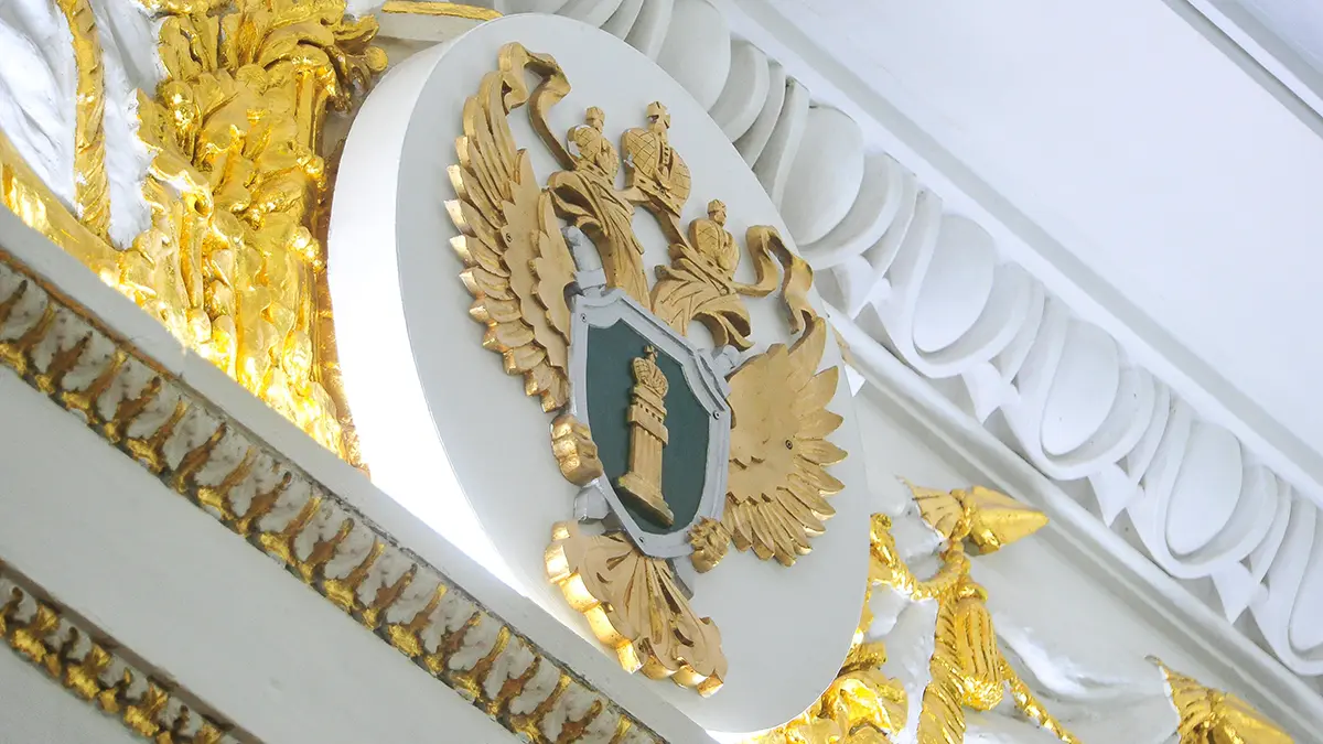 Прокуратура поставила на контроль инцидент с падением школьника под пол в ТЦ