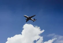 Росавиация изучает происшествие с Superjet в Шереметьево из-за запаха аммиака rosaviacziya izuchaet proisshestvie s v sheremetevo izza zapaha ammiaka-infovzor-ru-0